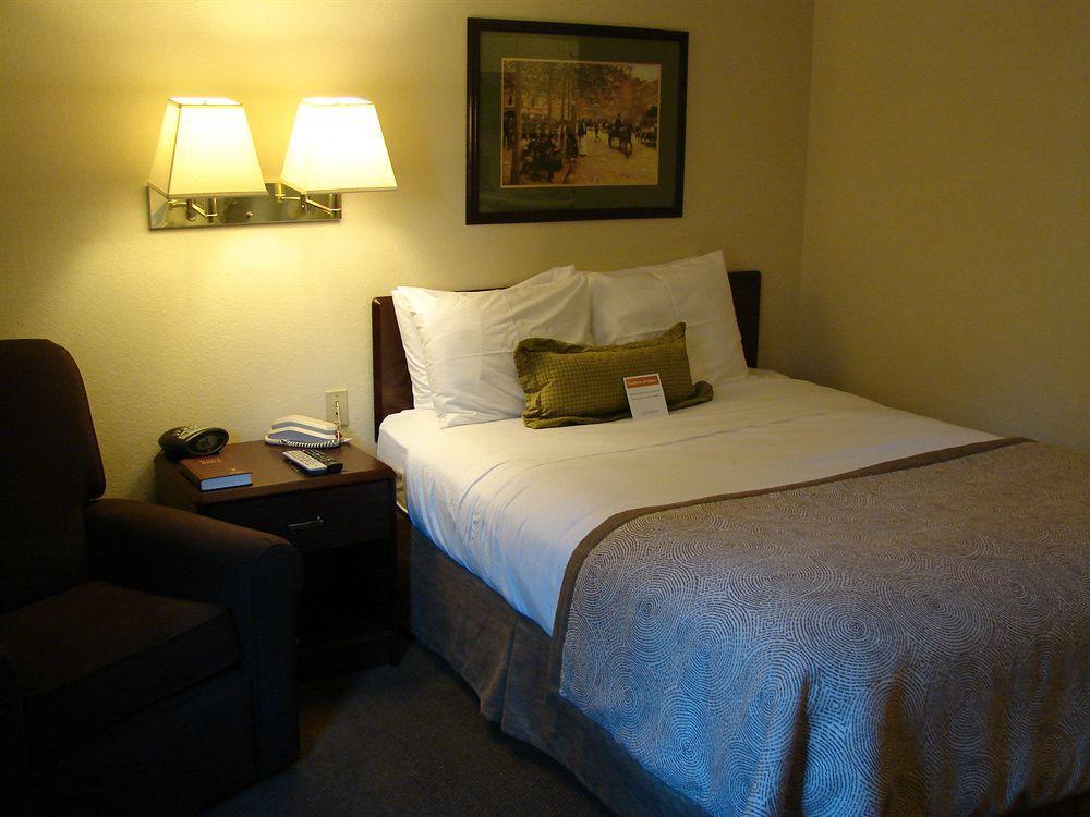 Candlewood Suites Raleigh Crabtree By Ihg Eksteriør billede